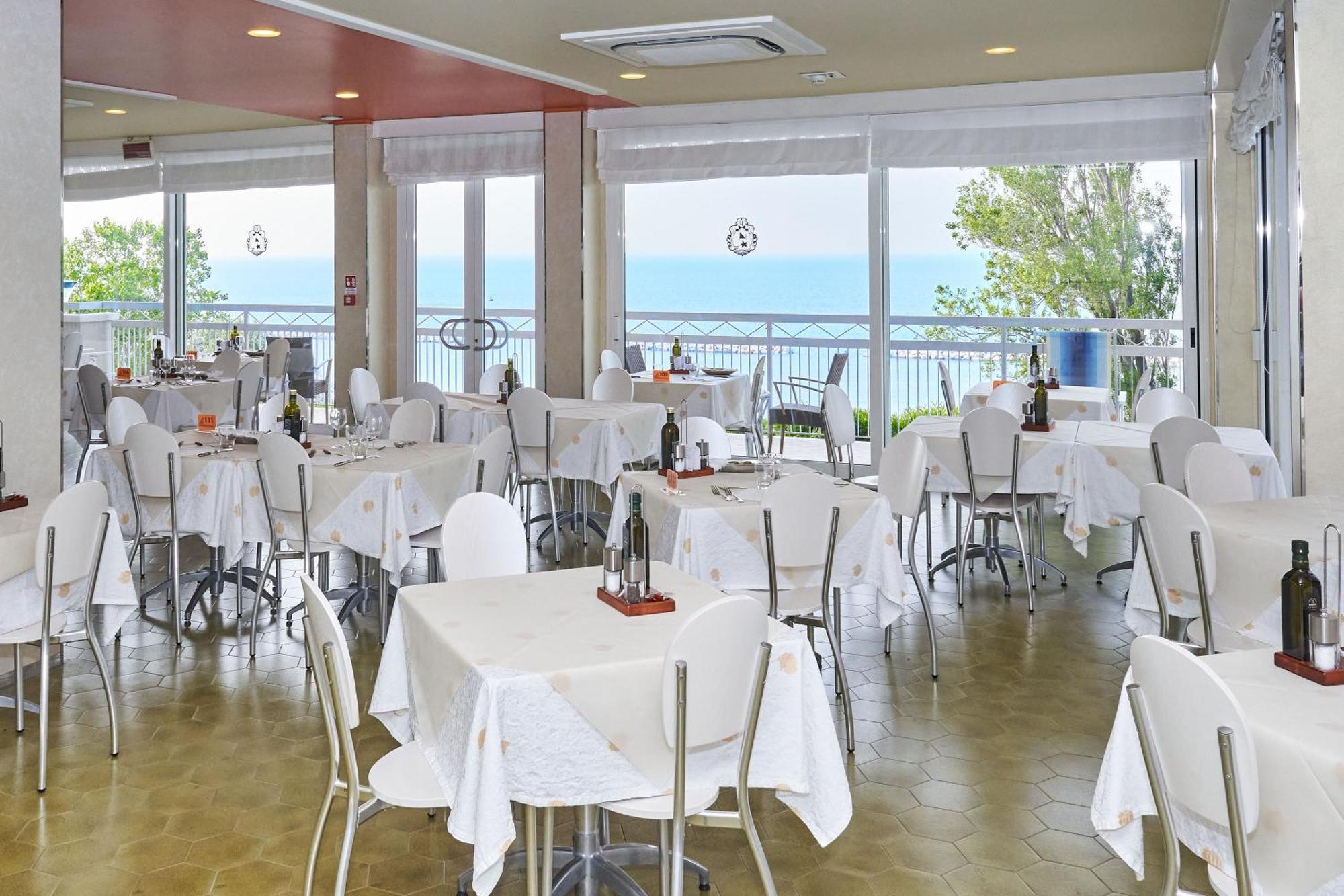 Hotel Palazzi Gabicce Mare Eksteriør bilde
